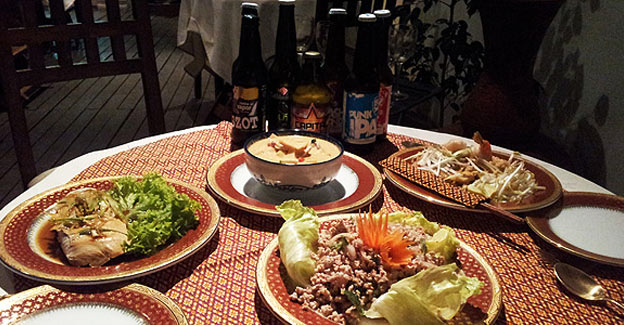 Cervezas-y-comida-thai-Thai-House